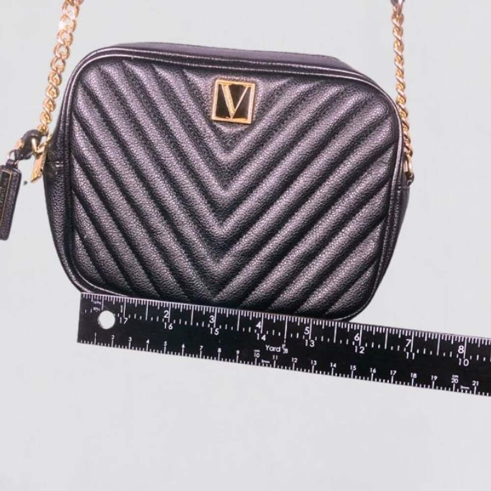 Victoria's Secret Black V-Quilted Top Zip Crossbody Bag - Picture 10 of 11